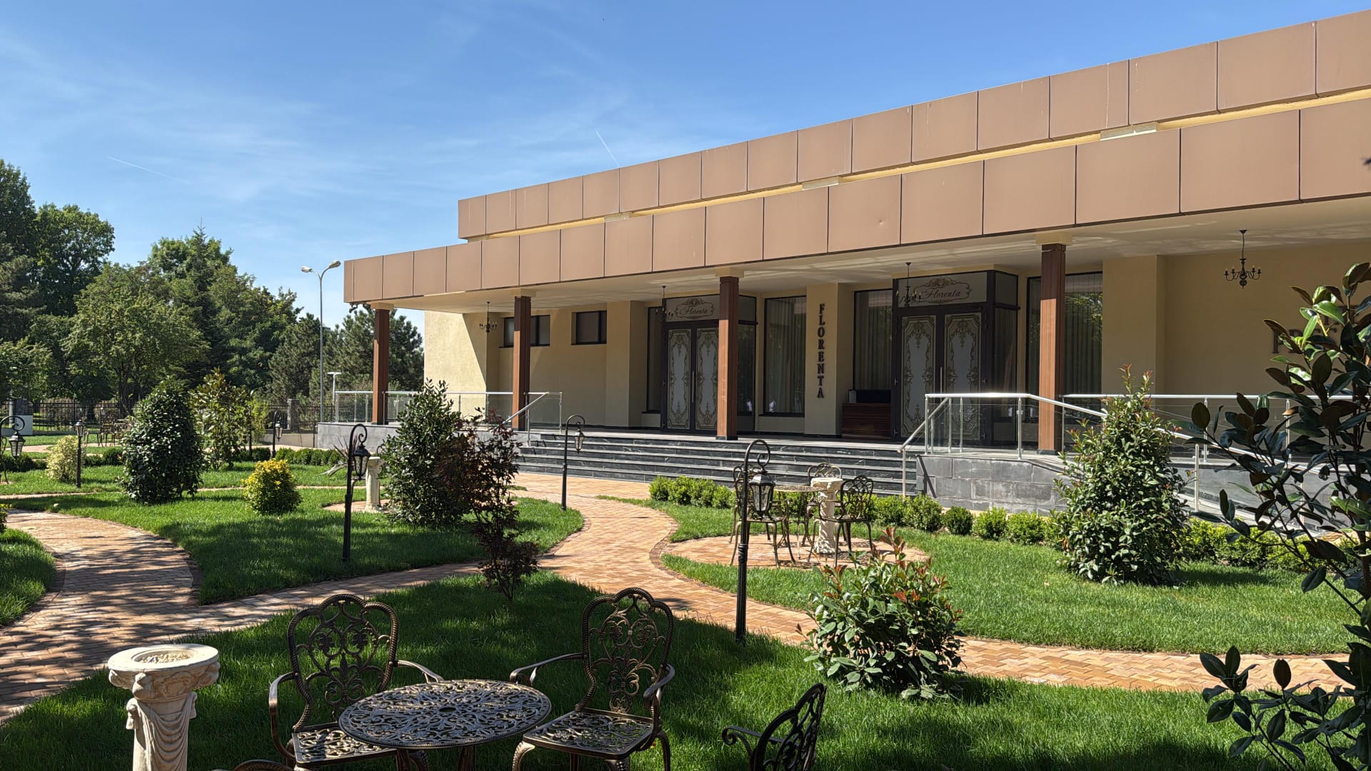 The President - Curte